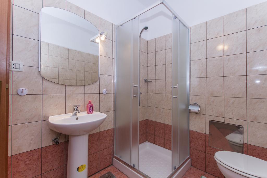 Apartments Radovic Labin  Room photo